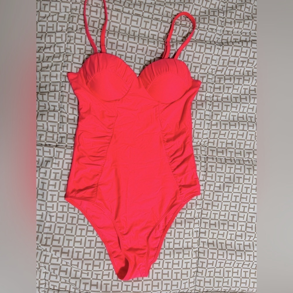 NEW Monokini cupped bathing suit swim wear never worn